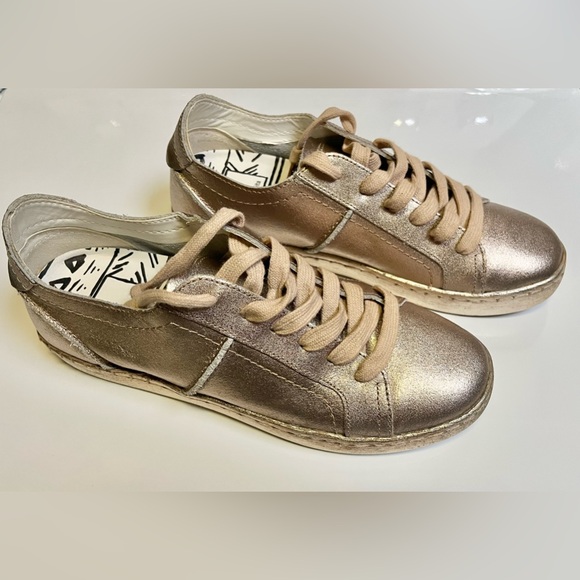 🆘 3/$30 🆘 Sz 7.5 — NEW Dolce Vita gold sneakers — brand new no tags - Picture 7 of 11